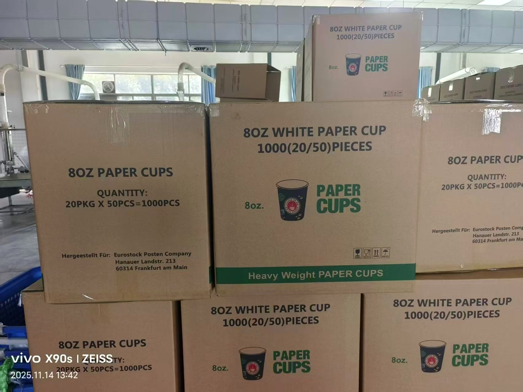 Kartons mit 8 oz Paper Cups